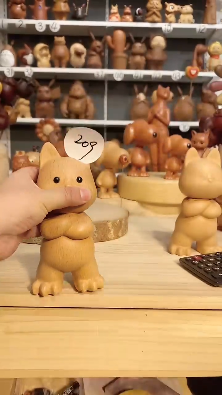 【闪购商品】木木雕摆件可爱卡通