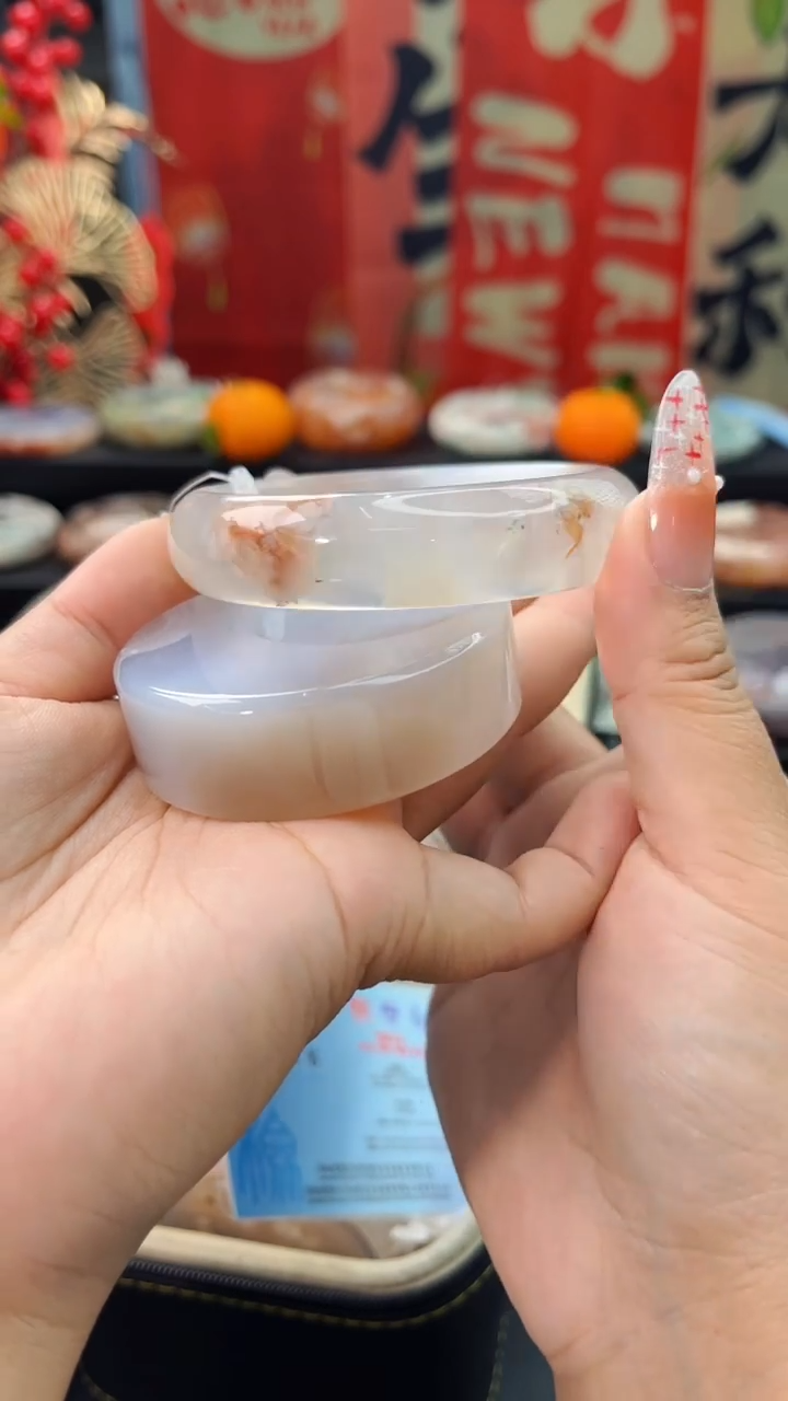 【闪购商品】石英质玉手镯未镶嵌赠送镯心（58圈口