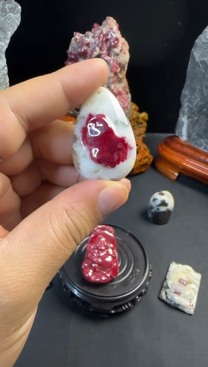 天然辰砂天然朱砂晶体原石吊坠挂件