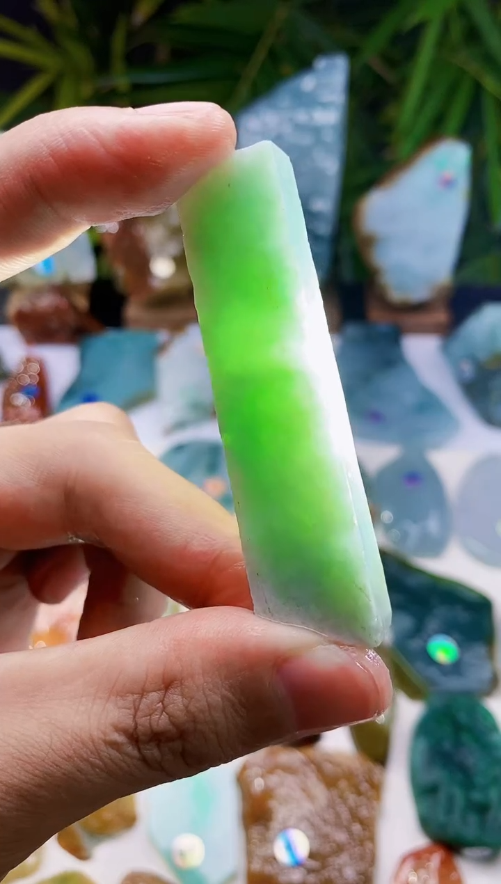 定制翡翠未镶嵌翡翠
