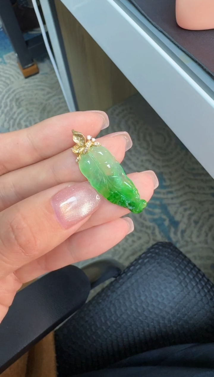 【闪购商品】翡翠颈饰18K金镶嵌缅甸A货翡翠吊坠