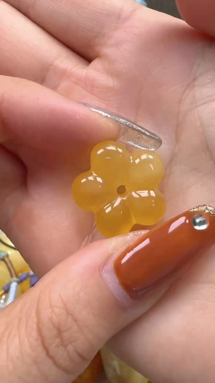 裸石琥珀未镶嵌如图