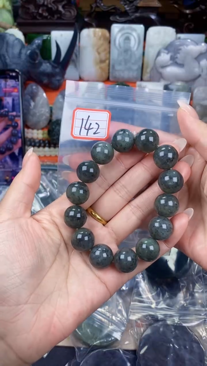 和田玉未镶嵌挂件和田玉