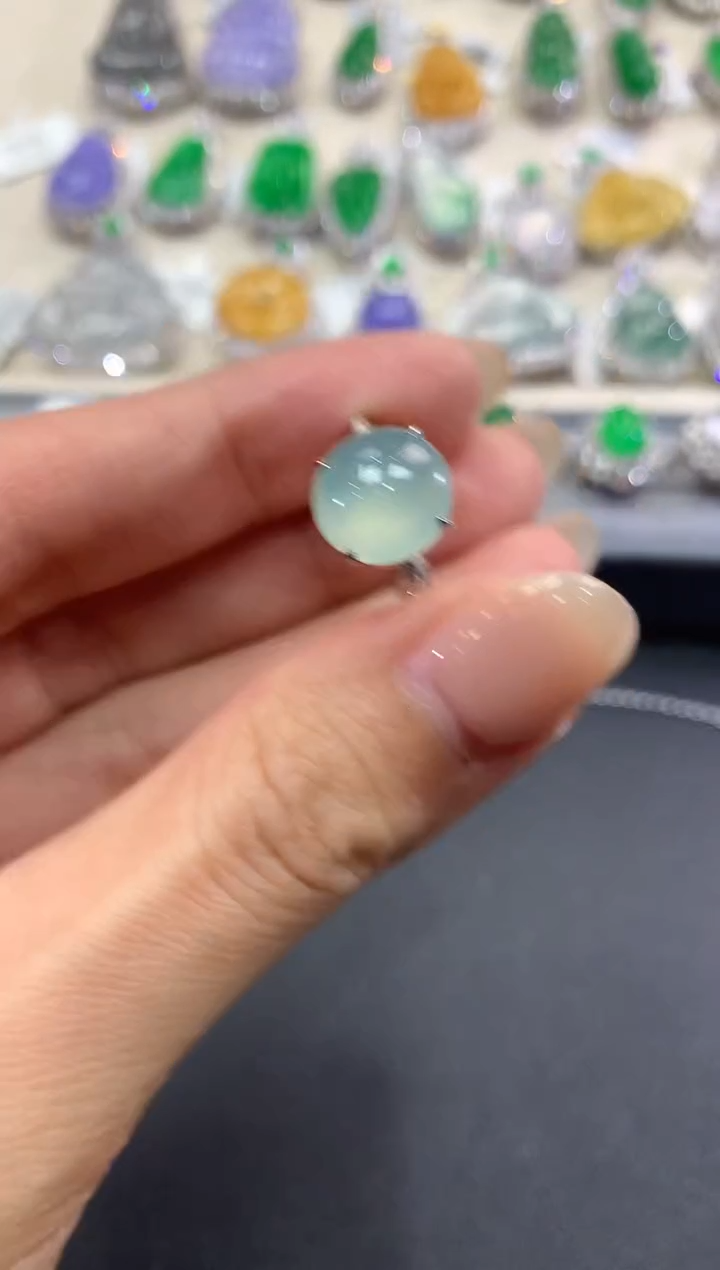 【闪购商品】翡翠戒指18K金镶嵌q41       