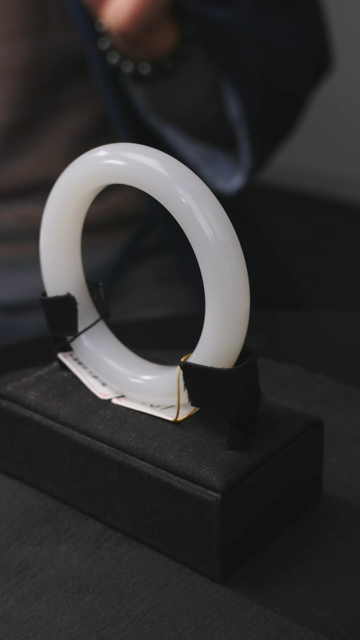 【闪购商品】和田玉手镯未镶嵌和田玉白玉手镯55圈