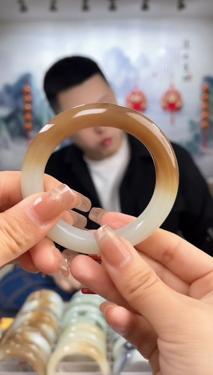 【闪购商品】和田玉手镯未镶嵌56圈口仅一只