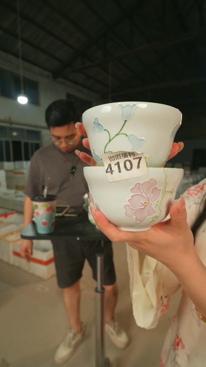 碗2只装景德镇高温釉下手绘陶瓷
