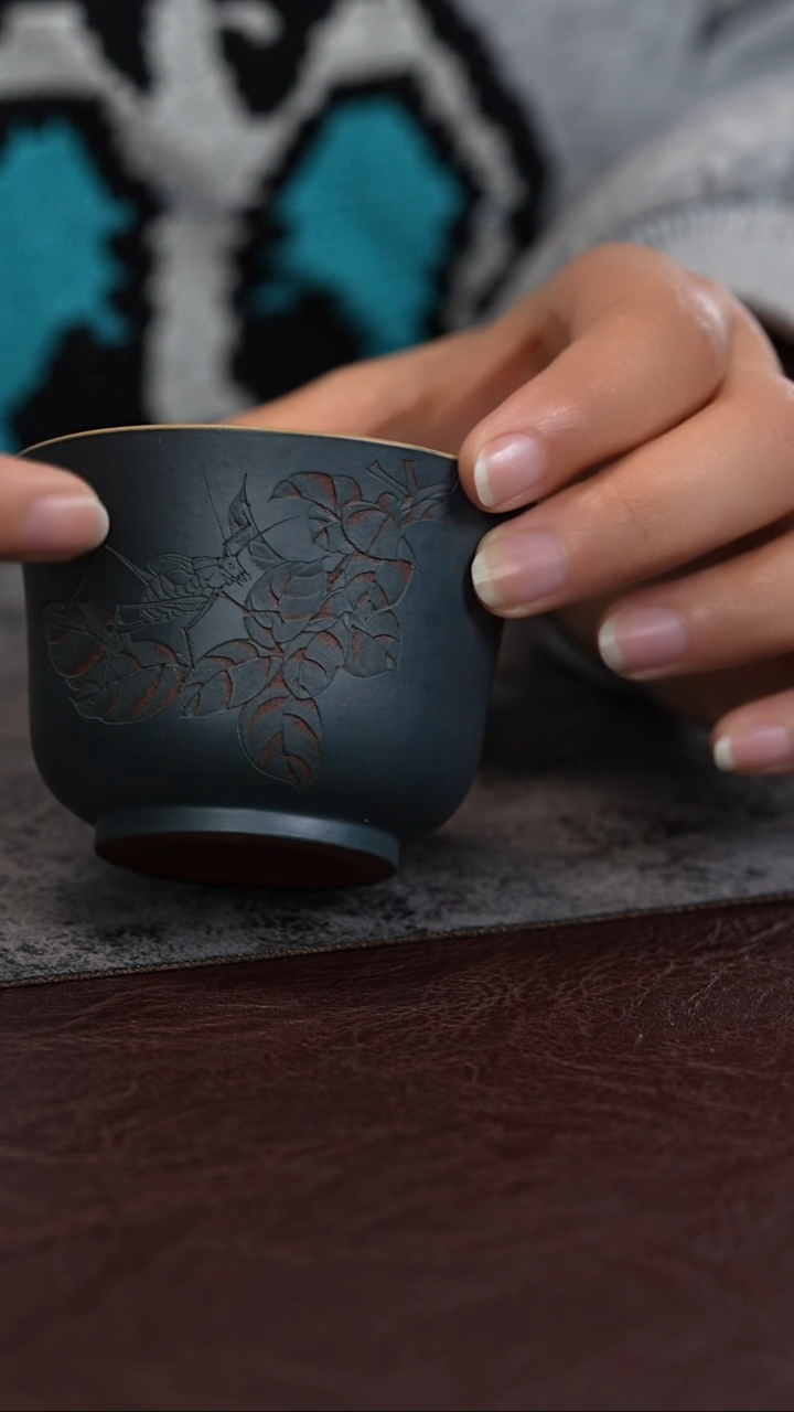 【闪购商品】紫砂茶杯三色粉浆 螳螂刻绘 主人杯
