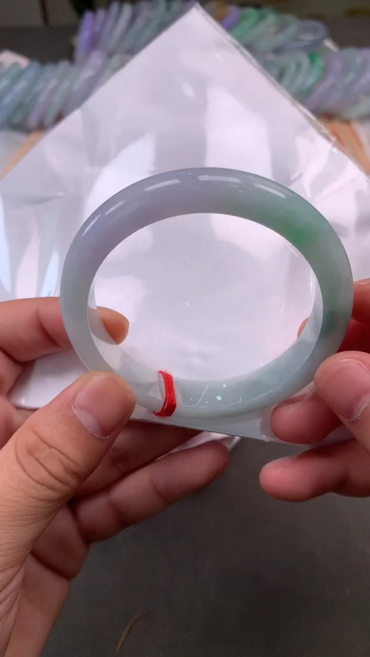 【闪购商品】翡翠手镯未镶嵌手镯