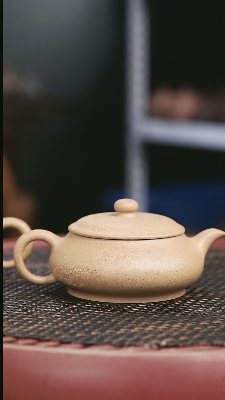 茶壶紫砂黄金段明炉刻绘//////////