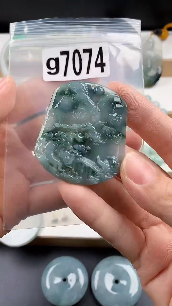 颈饰未镶嵌翡翠天然翡翠吊坠挂件