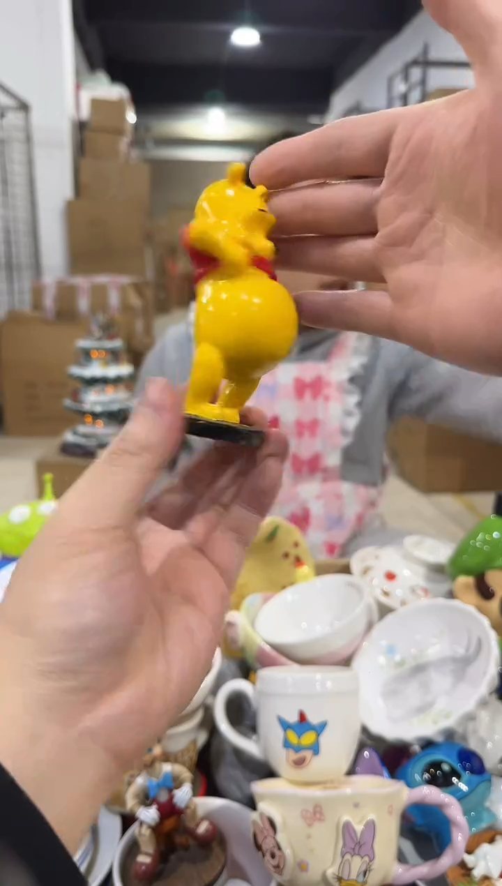 瓷片大肚子维尼小摆件