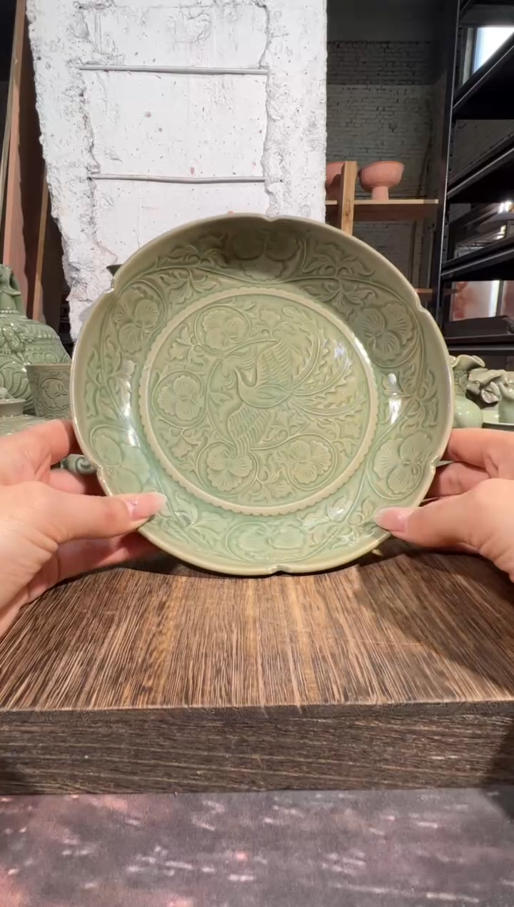 耀州窑凤穿牡丹盘