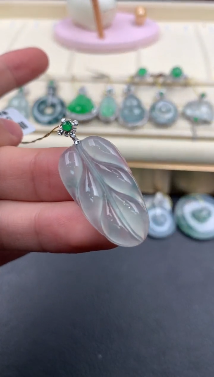 【闪购商品】翡翠颈饰18K金镶嵌A863    