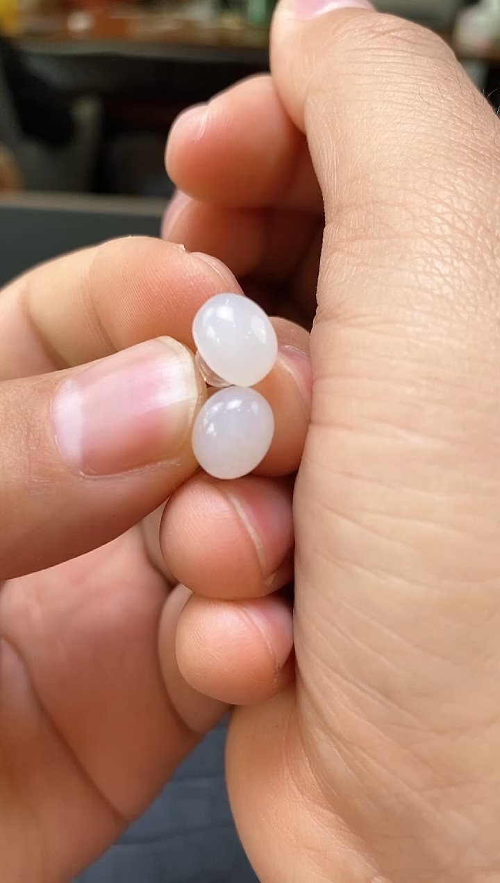 【闪购商品】和田玉耳钉18K金镶嵌一个