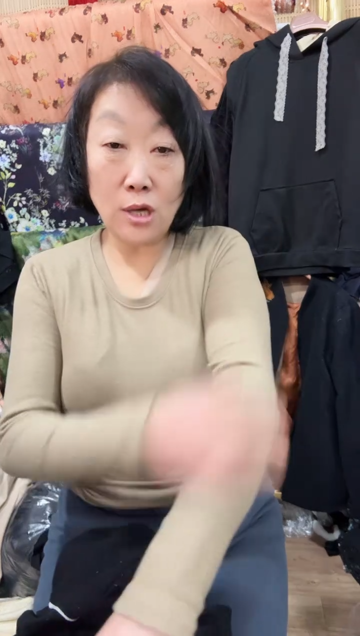 处理女士2XL码浅咖色棉面一体套装2XL码 