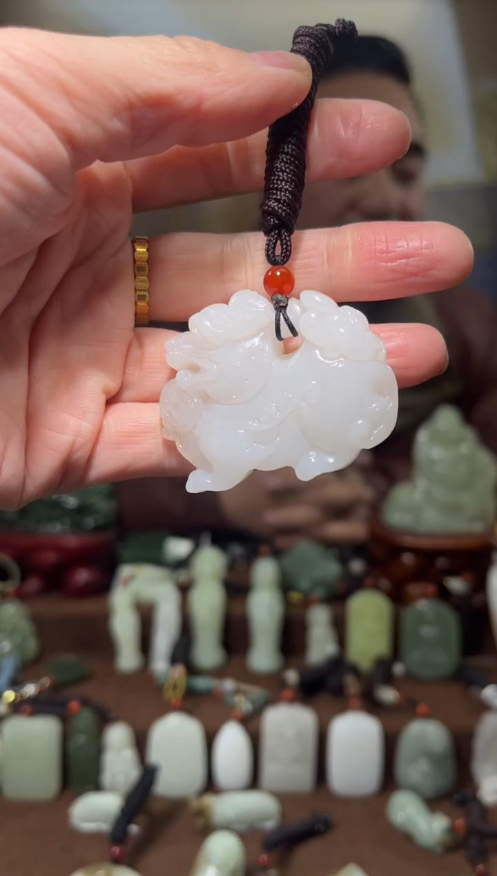 颈饰未镶嵌和田玉·