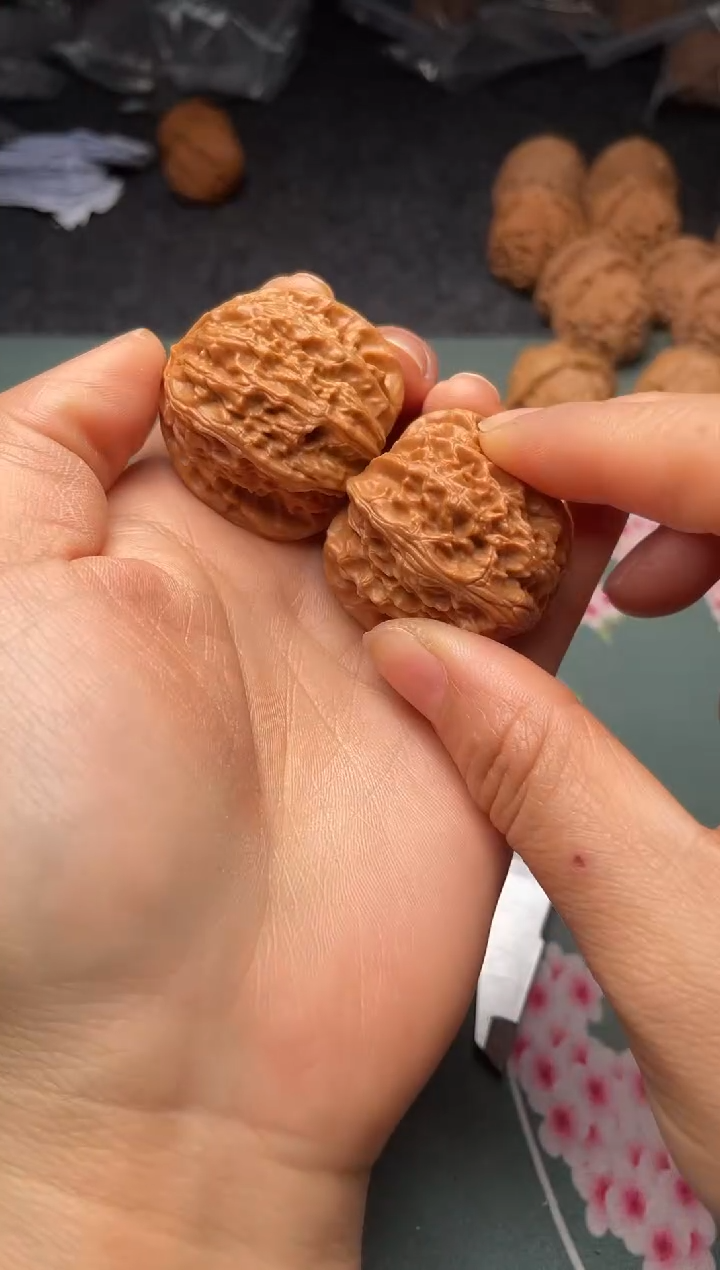 把件文玩核桃w250  白狮子 37尺