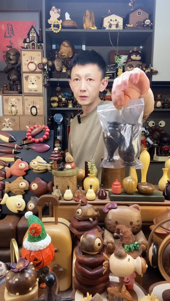 木赖*?348号 2个黑柿木花瓶
