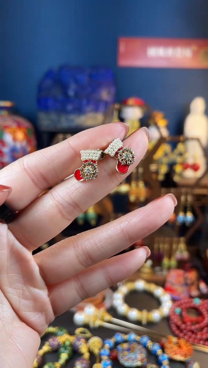 【闪购商品】圣诞靴珐琅景泰蓝耳钉