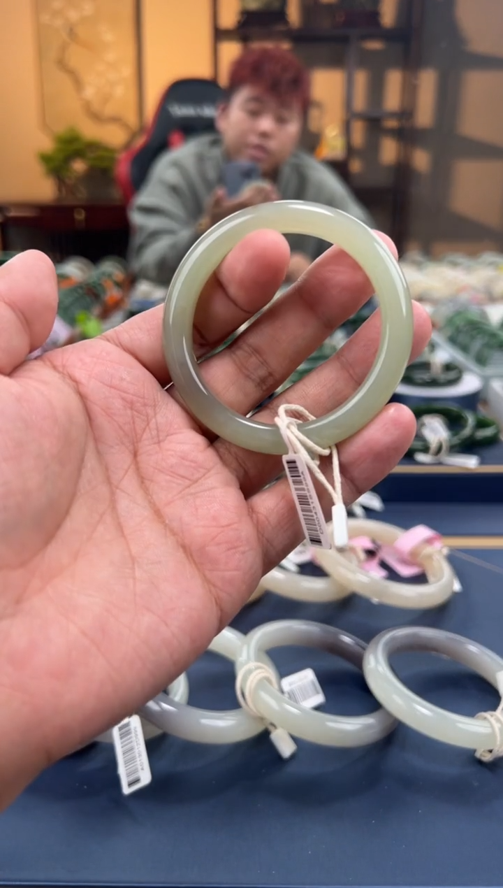 【闪购商品】和田玉手镯未镶嵌D0043-50