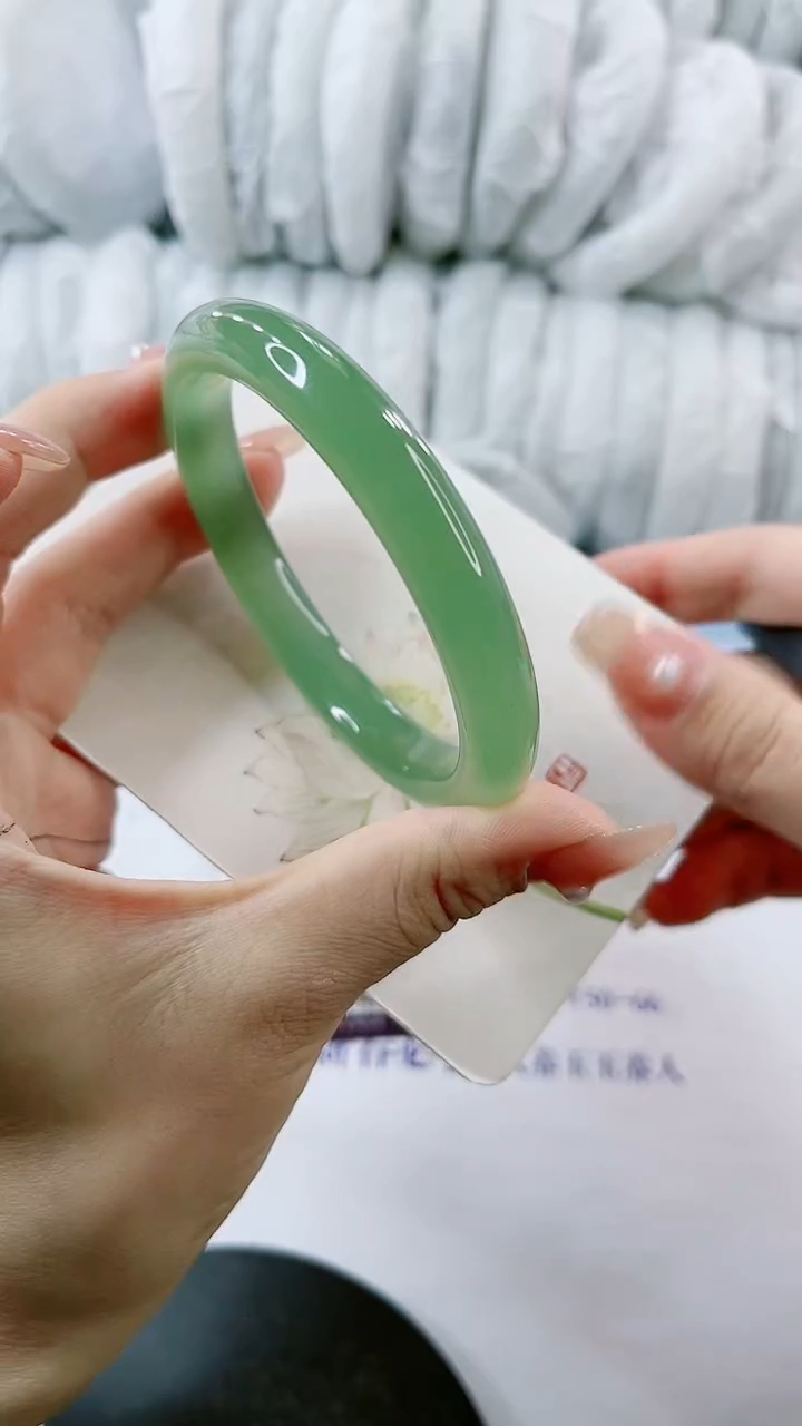 【闪购商品】石英质玉手镯未镶嵌1051941829-