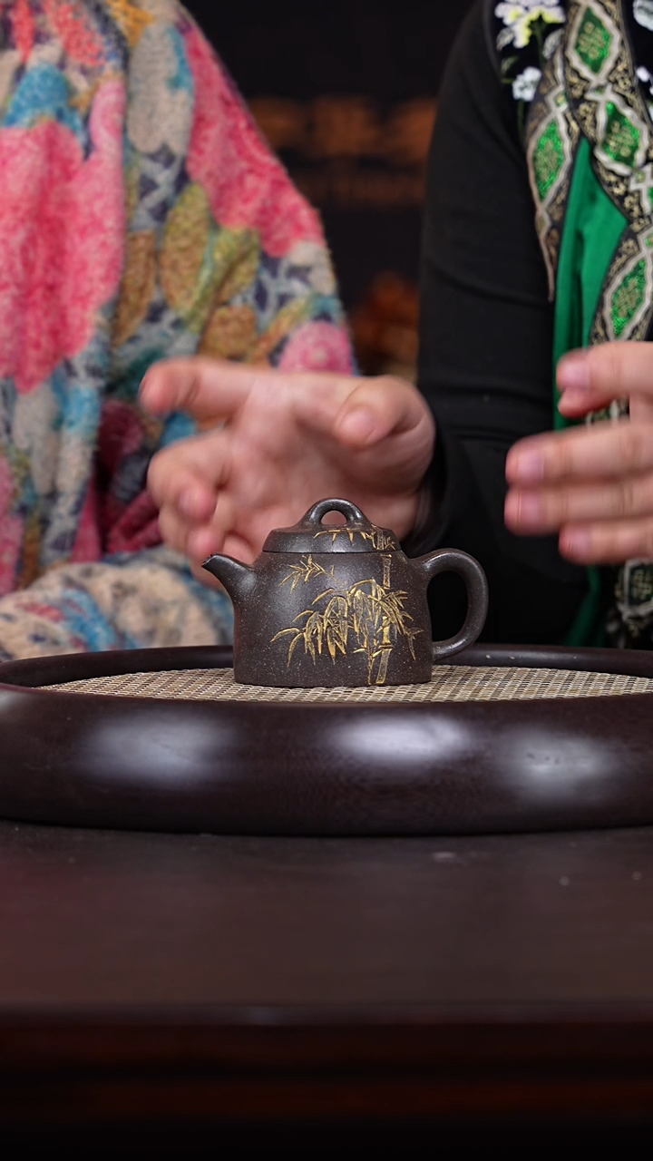 【闪购商品】紫砂茶壶张彩萍22-65 大彬金砂秦权150c