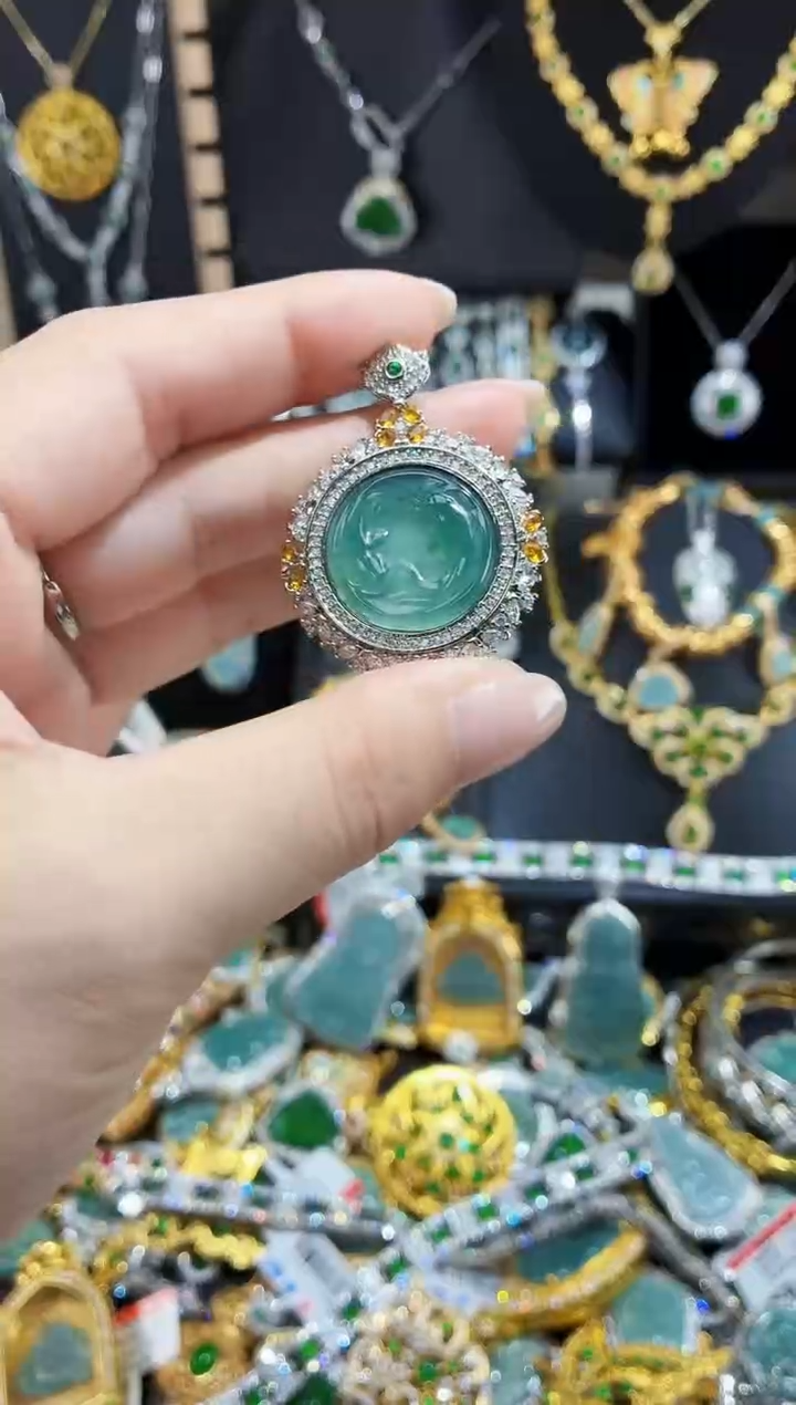 翡翠未镶嵌项链天然翡翠a货 多样性发其一