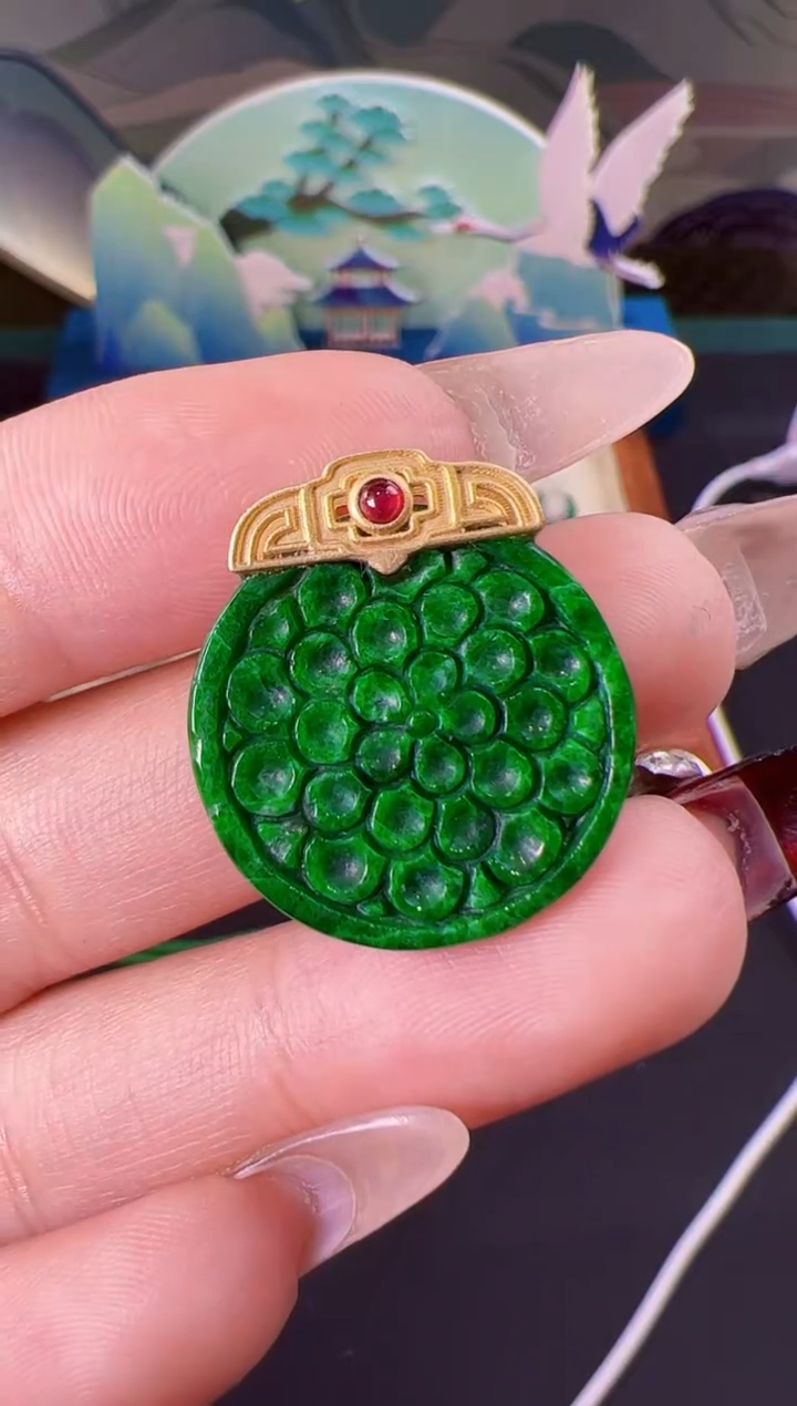 【闪购商品】翡翠吊坠(不含链)18K金镶嵌吊坠