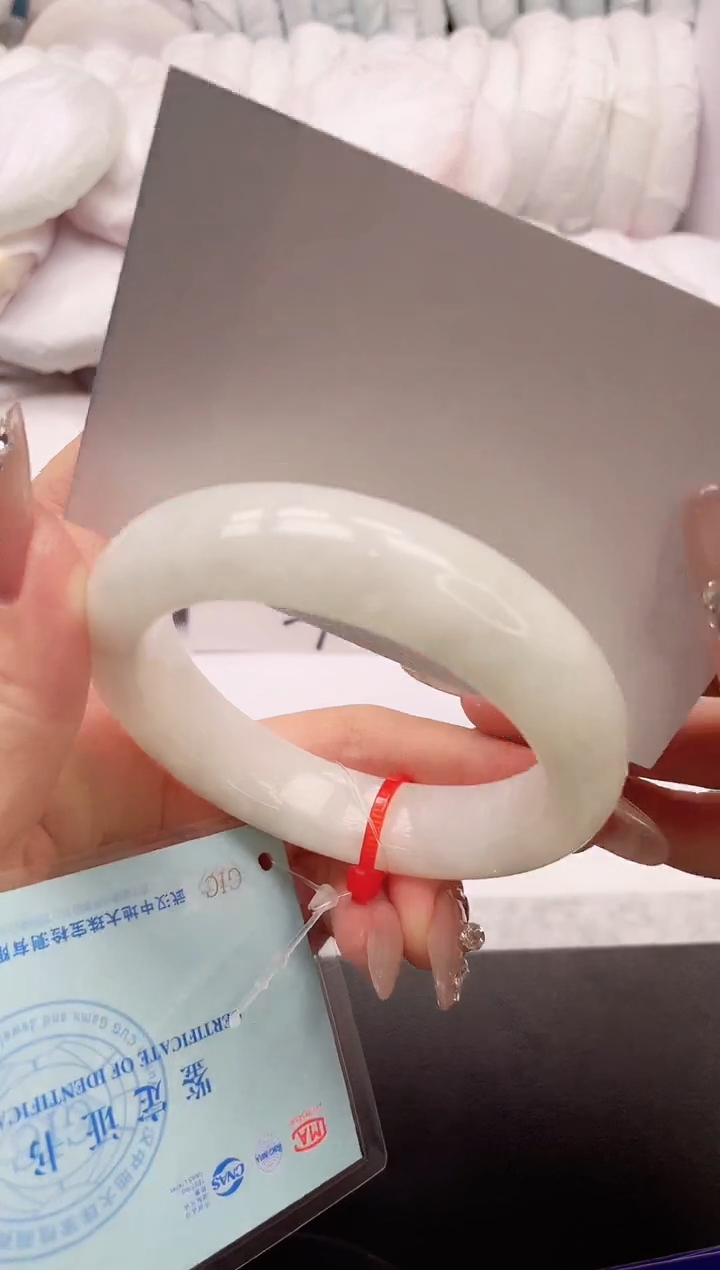 【闪购商品】和田玉手镯未镶嵌10K90-56