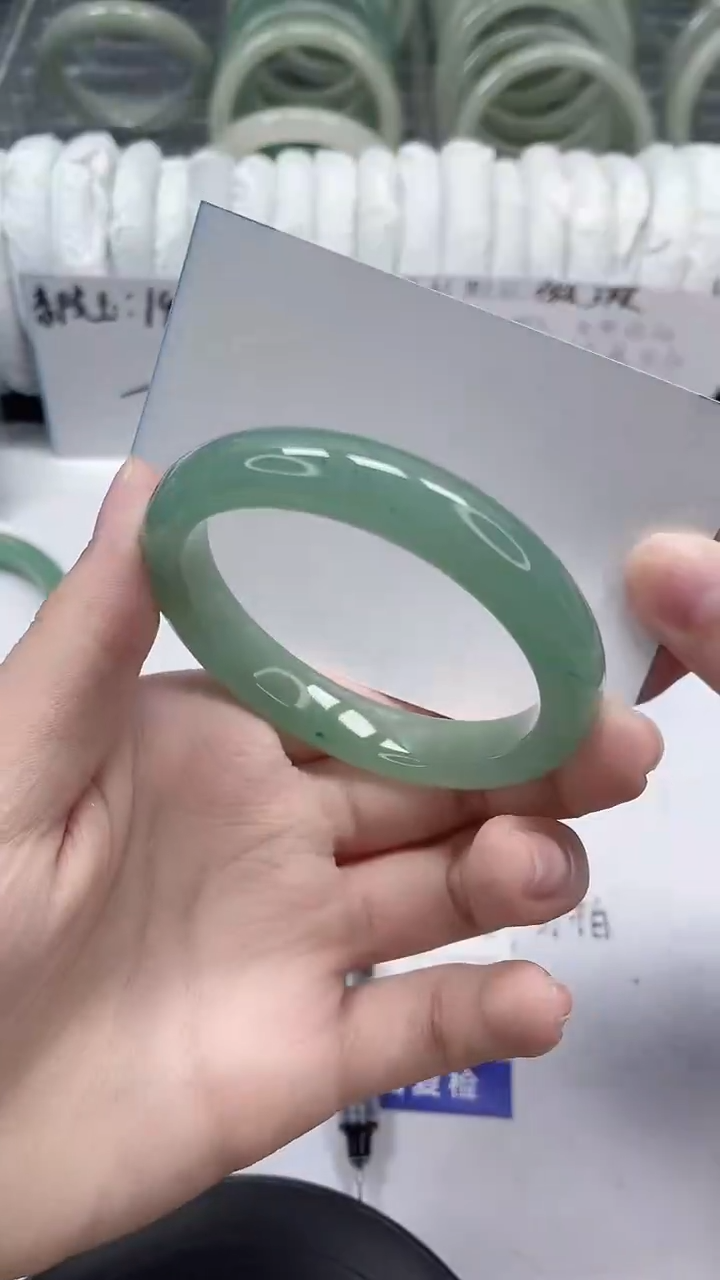 未镶嵌手镯石英质玉54-51/52