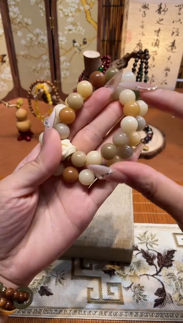 非洲檀香手串/手链柒月撤柜闪购链接（多样性发其一）￥