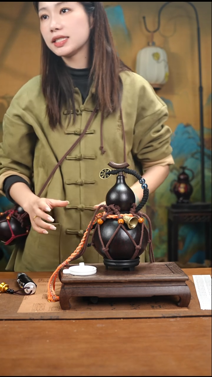 YY089复古网兜款大漆天然酒葫芦（一物一拍）