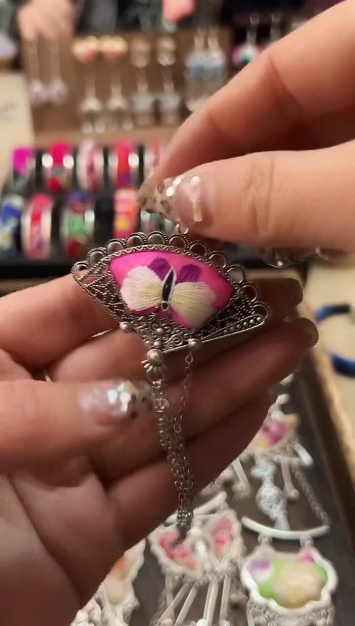 【闪购商品】织绣民族风老绣饰品201