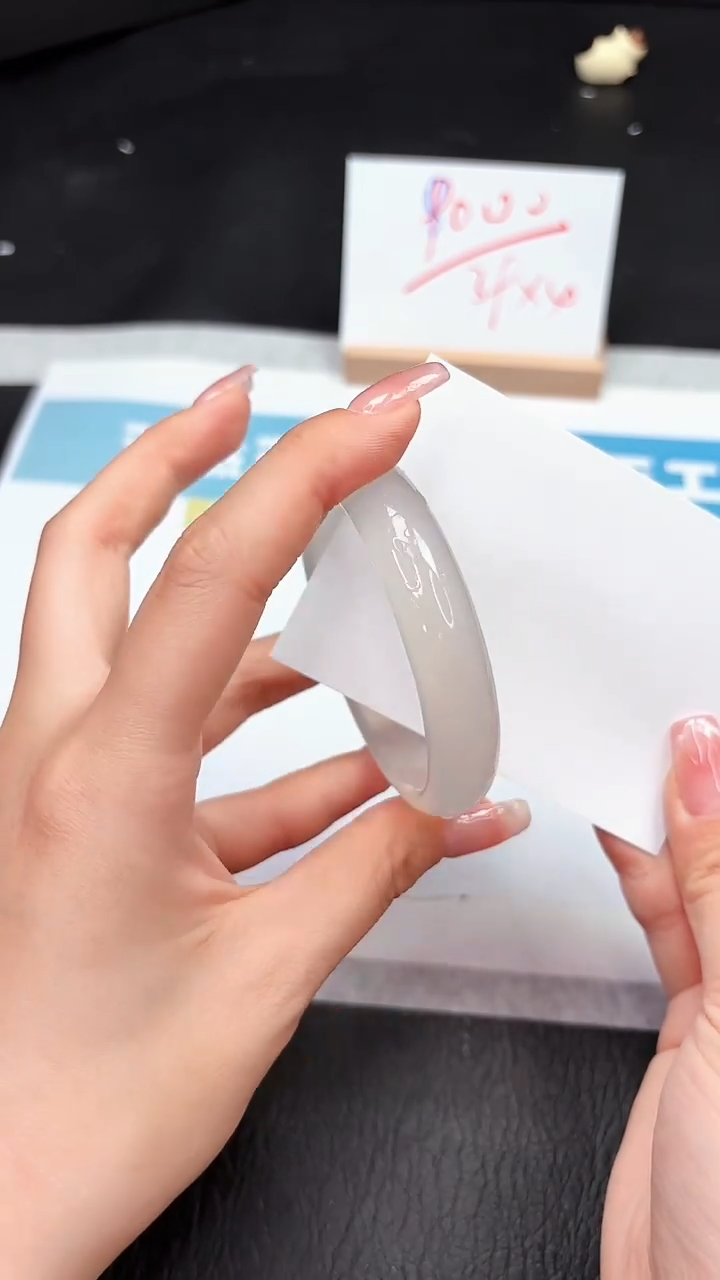 石英质玉手镯未镶嵌180-58