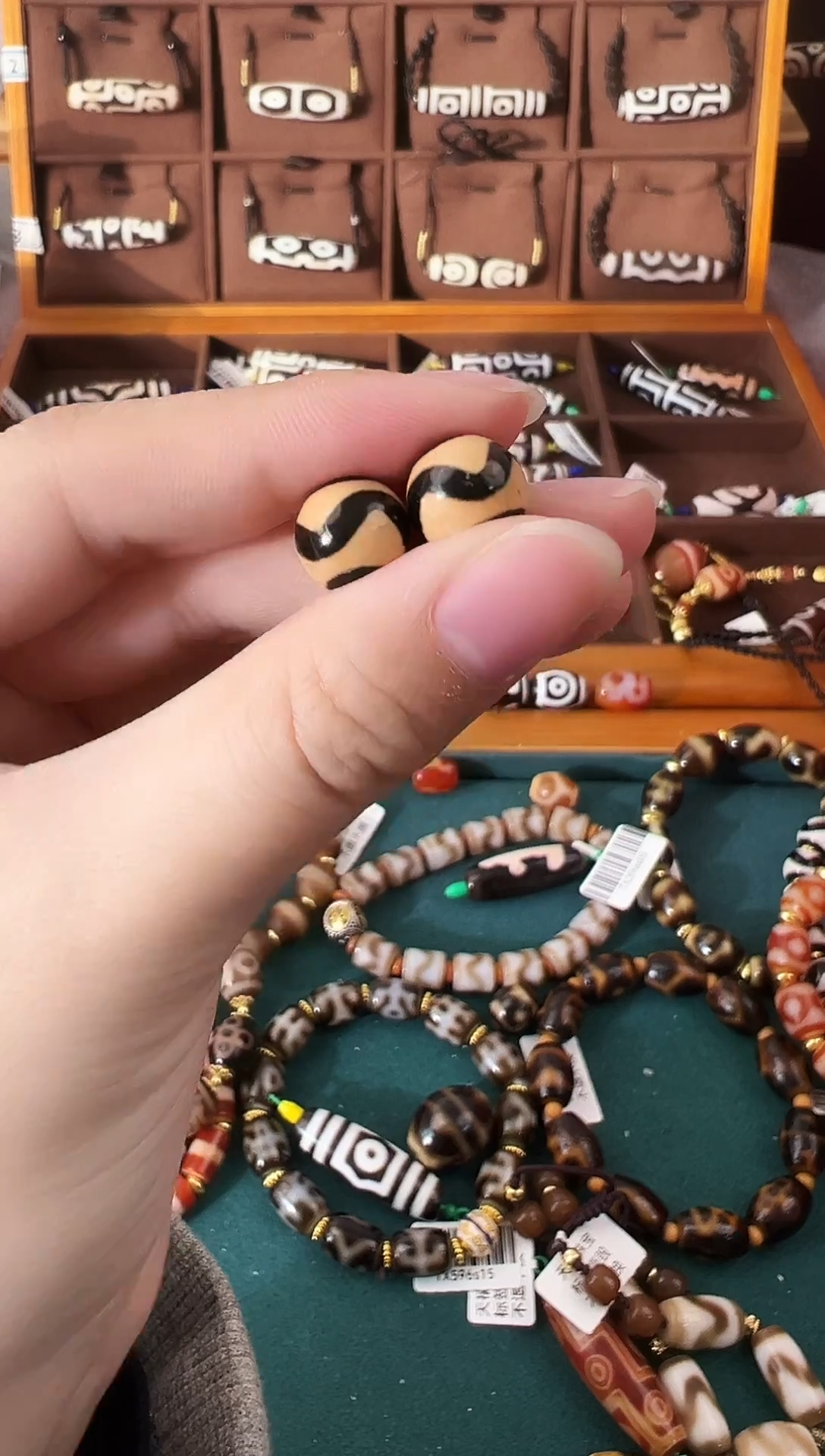 玛瑙/玉髓（覆膜）颈饰未镶嵌41.（微瑕随机发货）