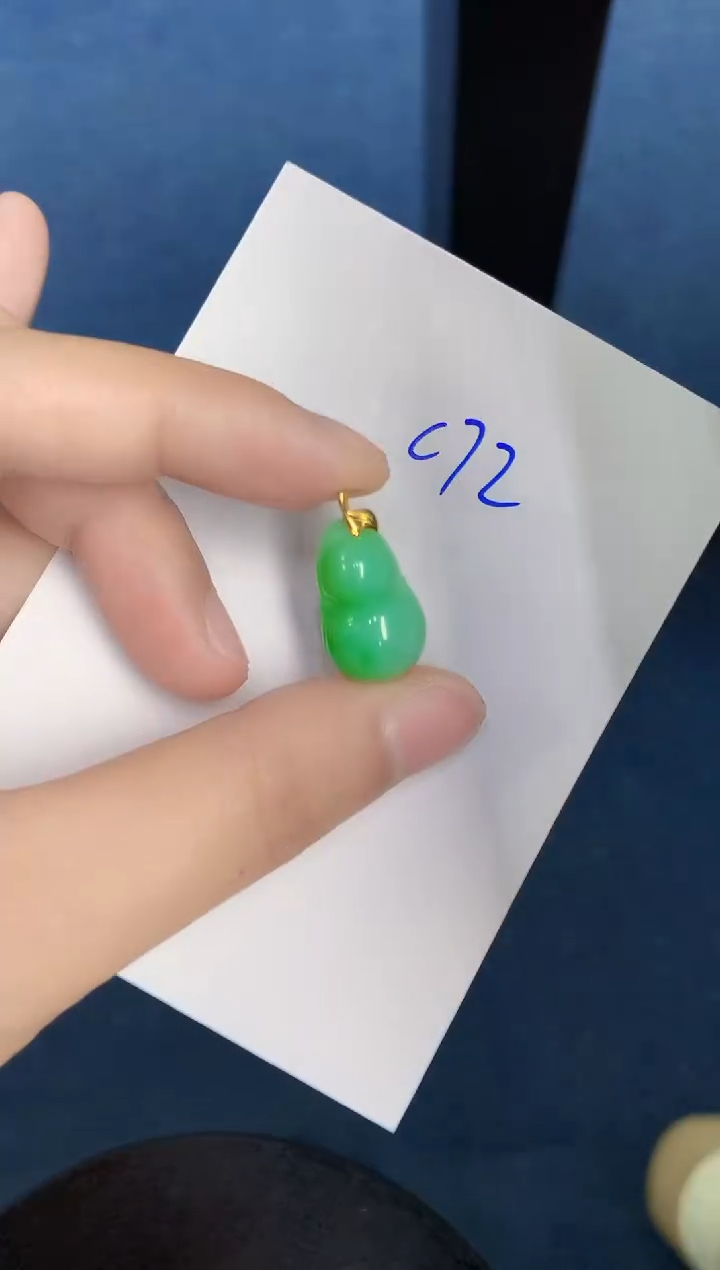 翡翠18K金镶嵌颈饰000000000