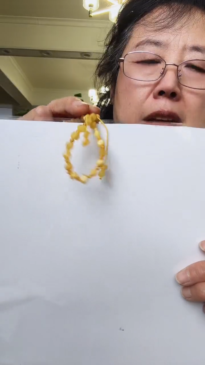 手串琥珀未镶嵌倔****?1