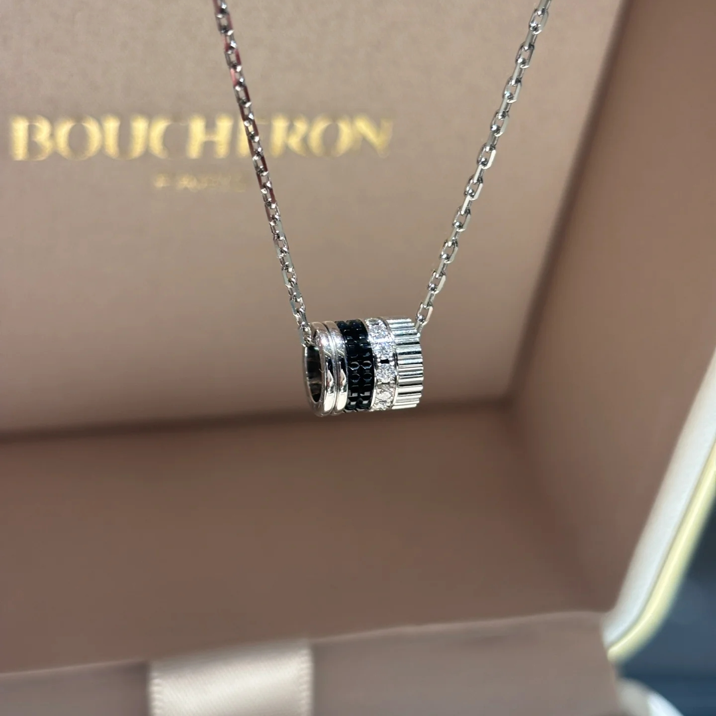 未使用 Boucheron/宝诗龙 【柳柳活动】 白金 Quatre Black吊坠项链