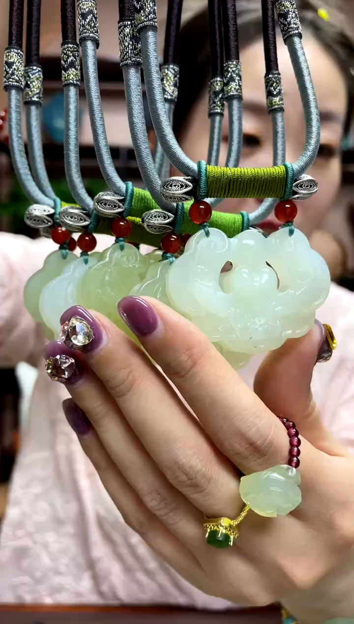 岫玉未镶嵌吊坠多样性发货其中发一