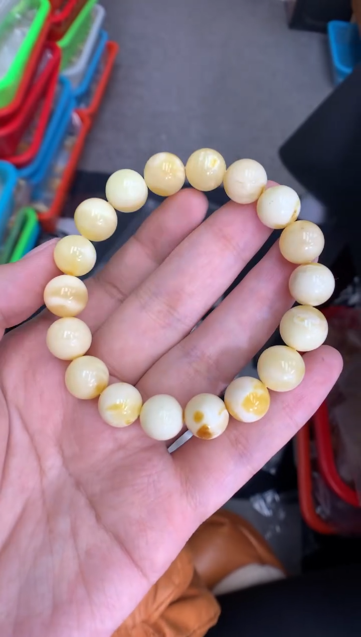 蜜蜡未镶嵌珠宝奇石1