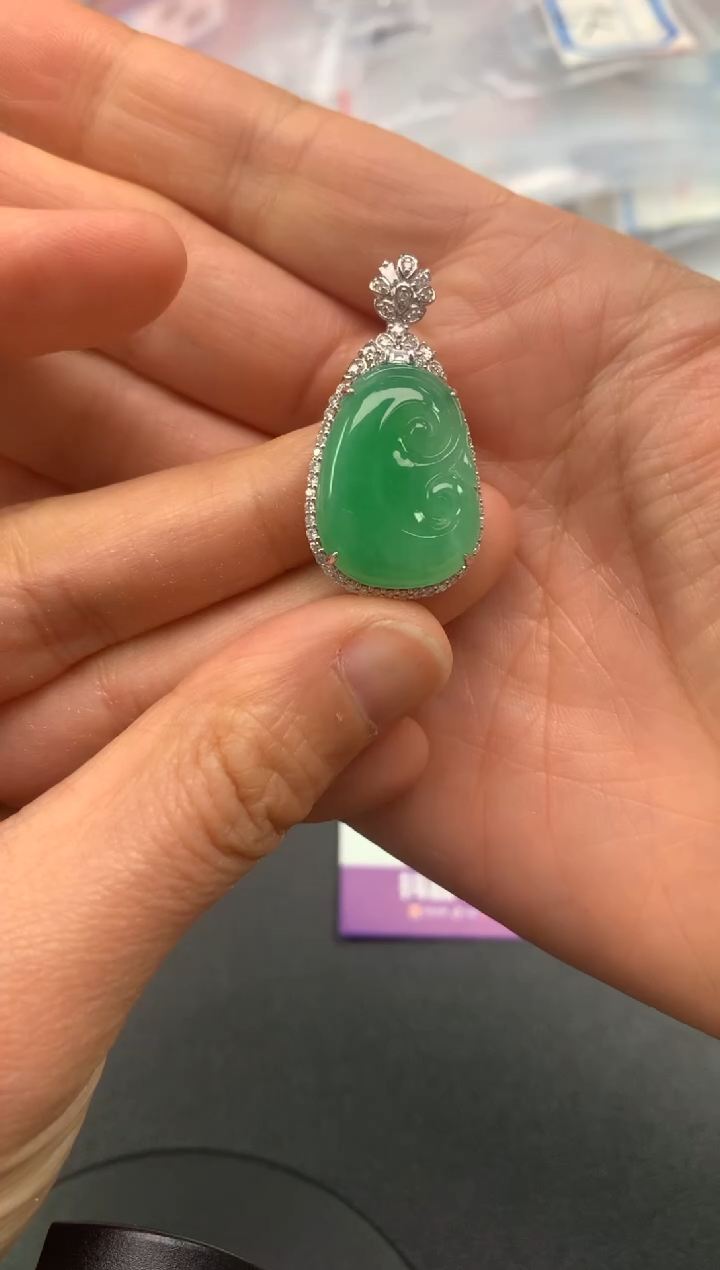 【闪购商品】翡翠颈饰18K金镶嵌天然缅甸A货翡翠  联系客服链接！！！