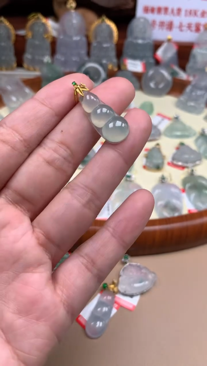 【闪购商品】翡翠颈饰18K金镶嵌豆子