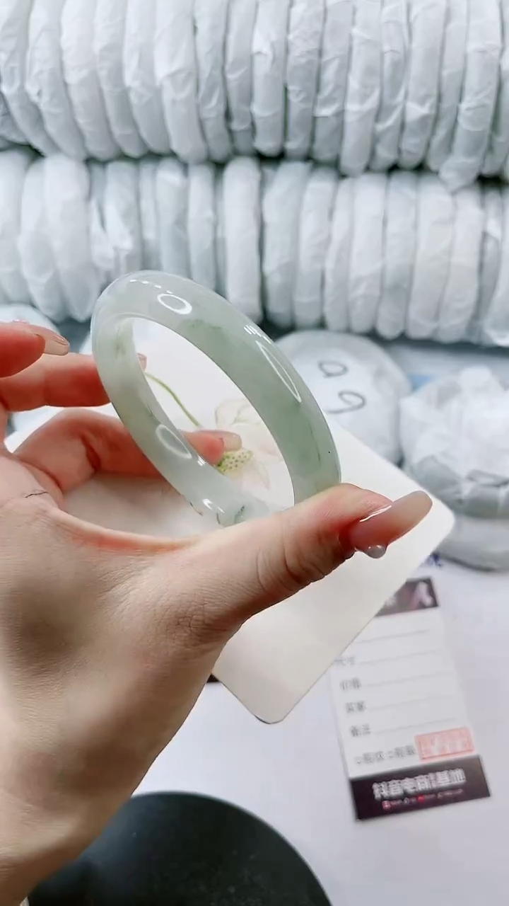 【闪购商品】石英质玉手镯未镶嵌0196156358-多样性发货