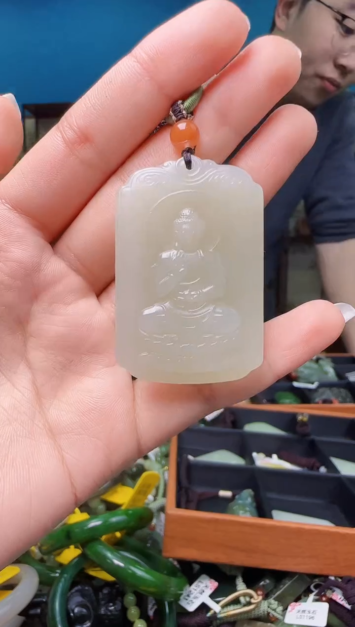 颈饰未镶嵌和田玉1