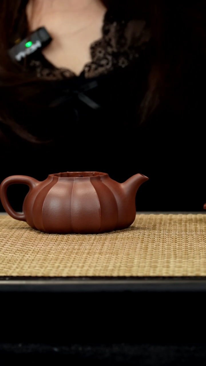 【闪购商品】紫砂茶壶底槽清菱花半月