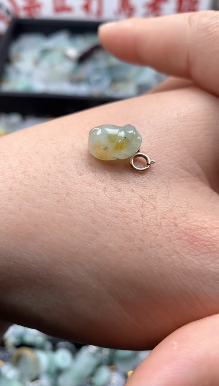 【闪购商品】翡翠颈饰未镶嵌哥哥