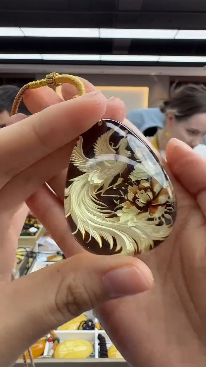 琥珀颈饰未镶嵌216秒拍号 假一罚三 