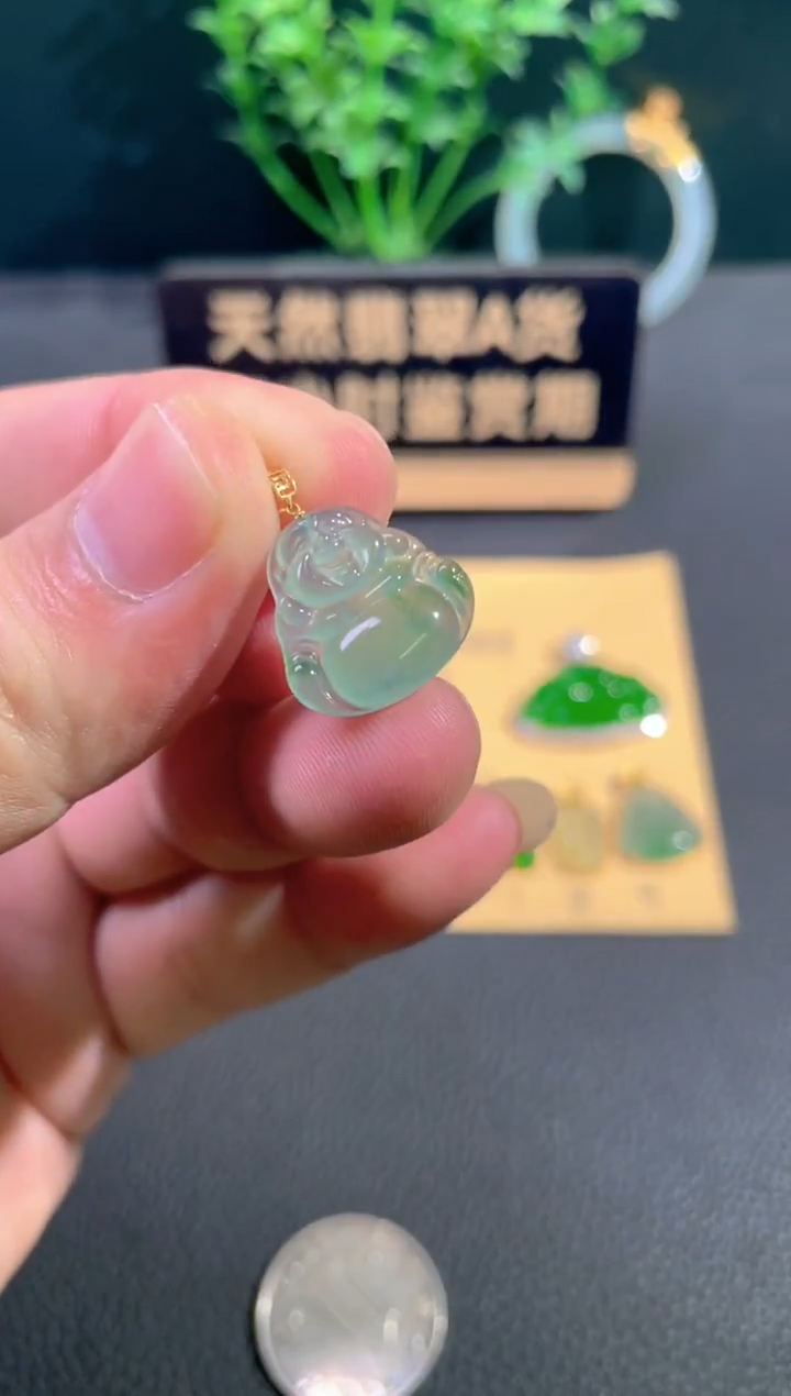 颈饰18K金镶嵌翡翠翡翠