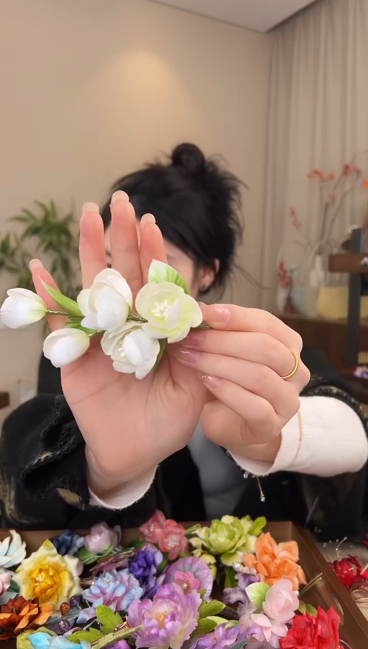 刺绣茉莉花大边夹